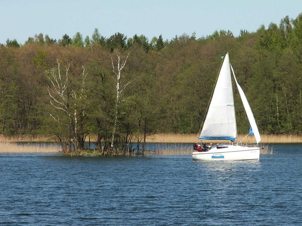 Near Piękna Góra, Kisajno lake by mm.kk