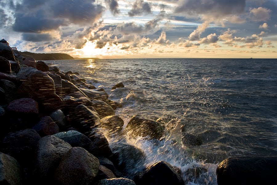 Water splashed in the sun - Брызги воды на солнце by VICTOR 60