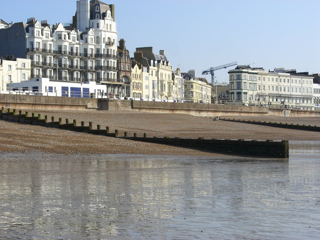 Hastings beach and seafront by axel-d