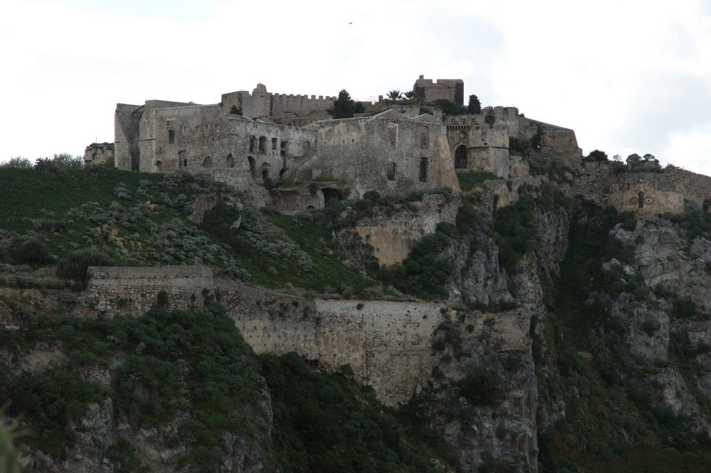 Milazzo, il castello by Nicola e Pina in Sicilia