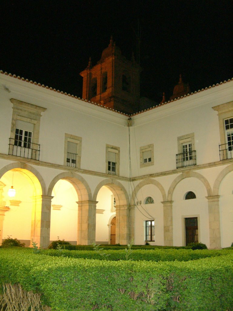 Town Hall Cloisters by mike richardson