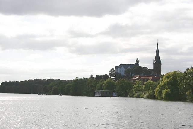 Ploen Schloss and Church by fenman