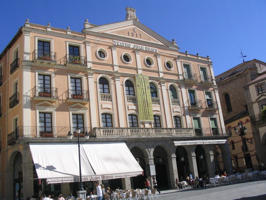 Teatro Juan Bravo by luisa elena