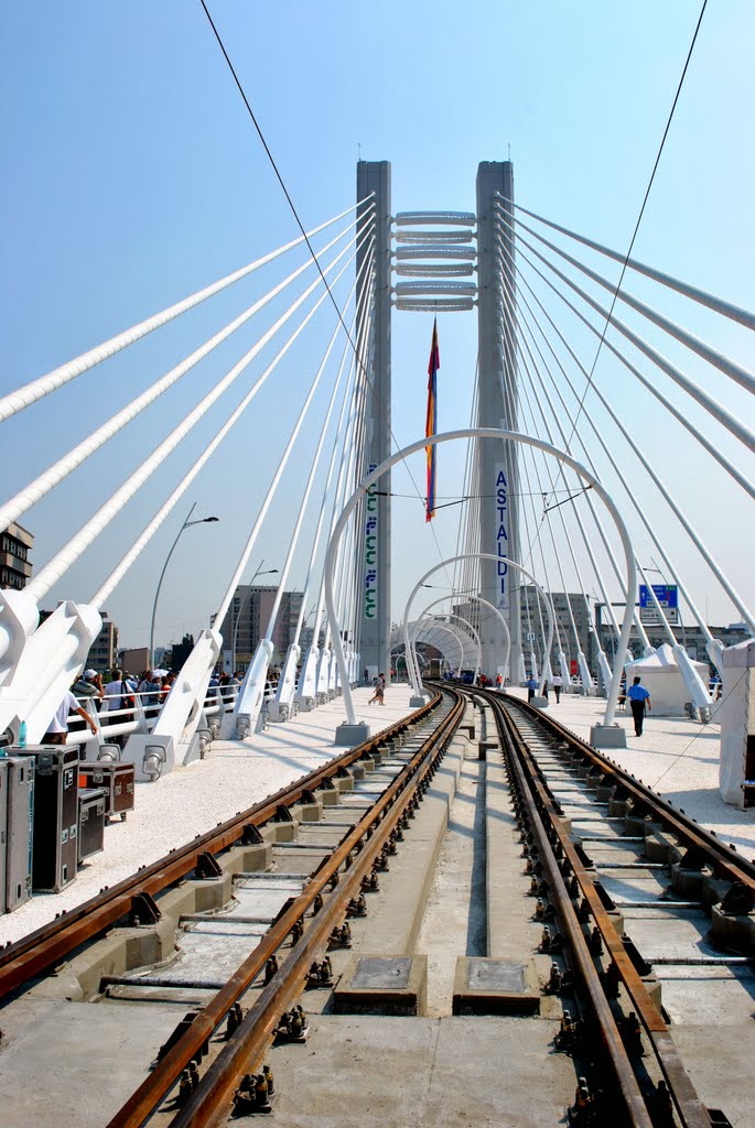 Basarab Bridge - opening day by Ovidiu Anca