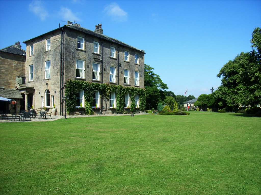 Walton Hall (east side) by stan.w