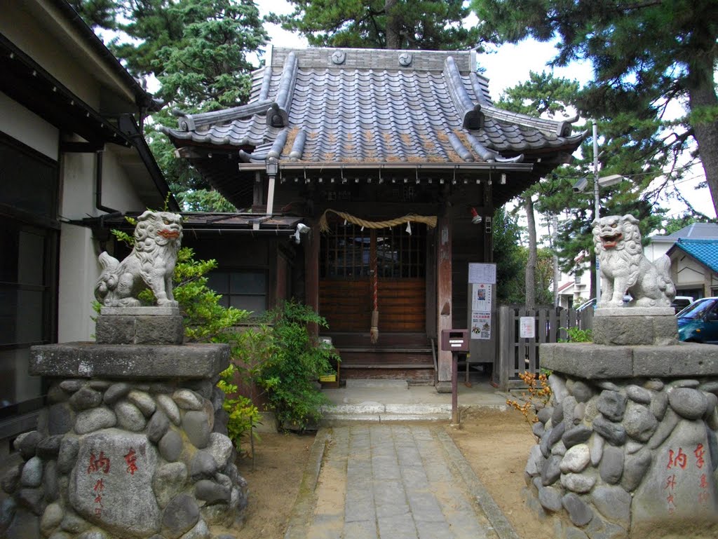 新田胡録神社 / Koroku Shrine by Kangoo_