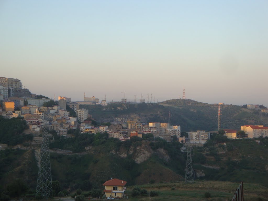 Panorama di Catanzaro da via De Filippis by Geosergio