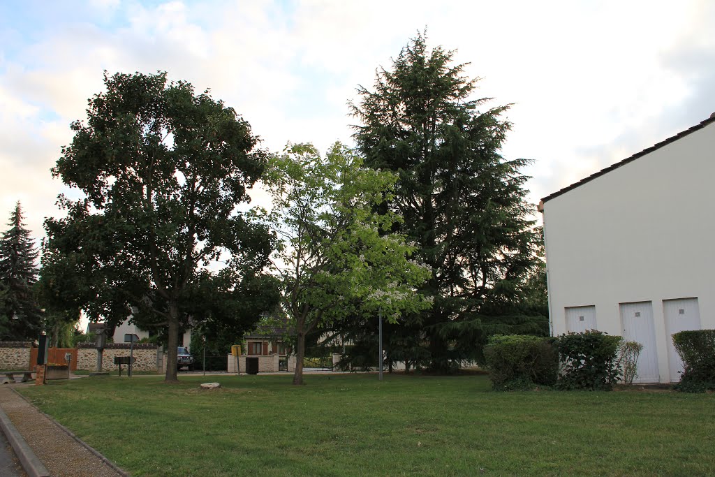 Square des Sablons (Perthes) by gerard VERITE