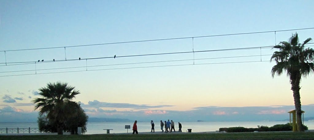 Palio Faliro - view to the sea by mavis_spiros