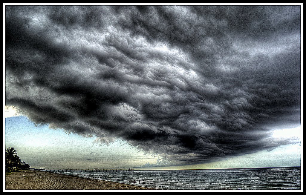 The beauty of nature in the sub-tropics,rain clouds from the everglades move out to the ocean in late afternoon by wallymc