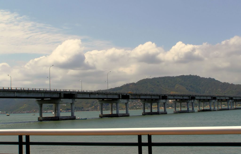 Puente de Bahía de Caráquez, Manabi, Ecuador by Carlos Echanique