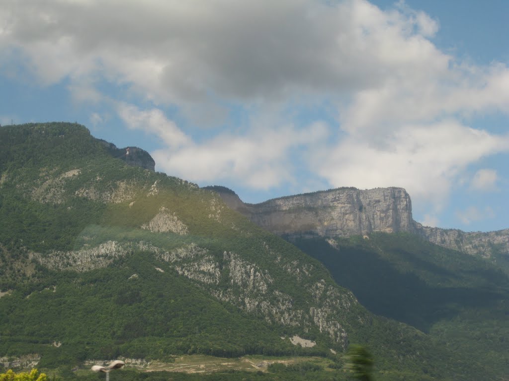 Le Vercors depuis le TGV by RenzitaPormenaz74