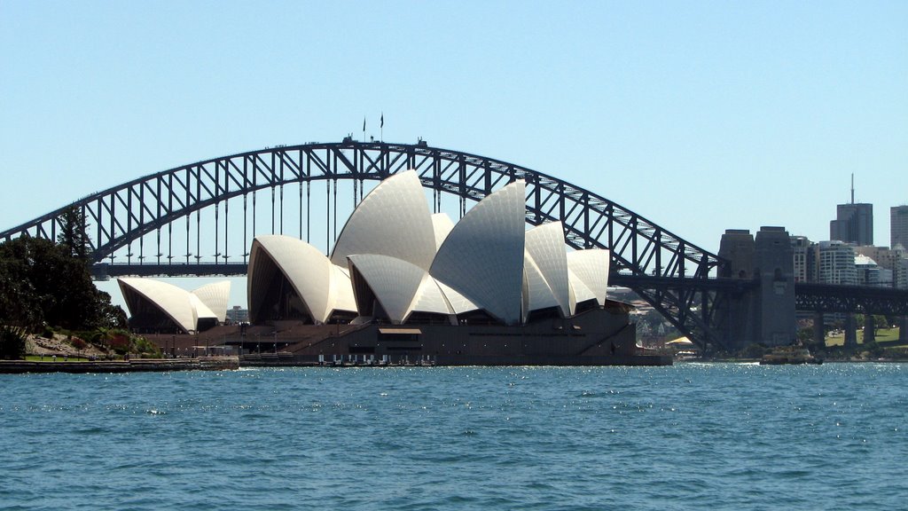 Opera house and Harbour Bridge by thearnie