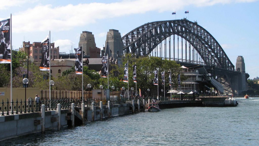 Sydney Harbour Bridge by thearnie