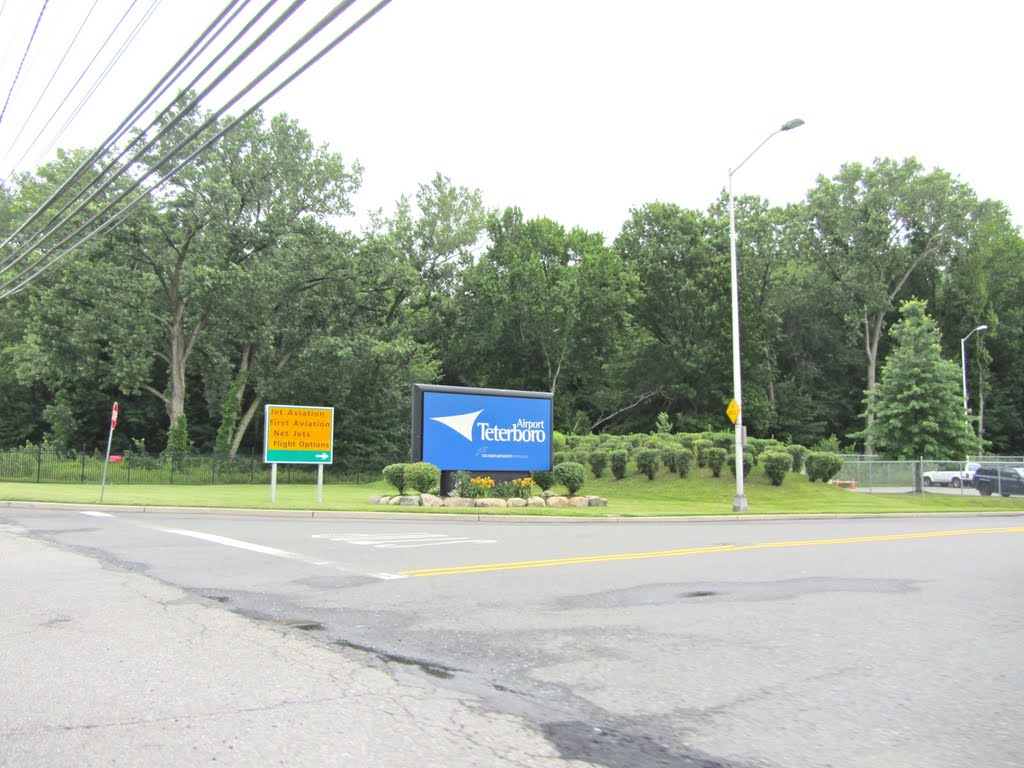 Teterboro Airport by Adam Elmquist