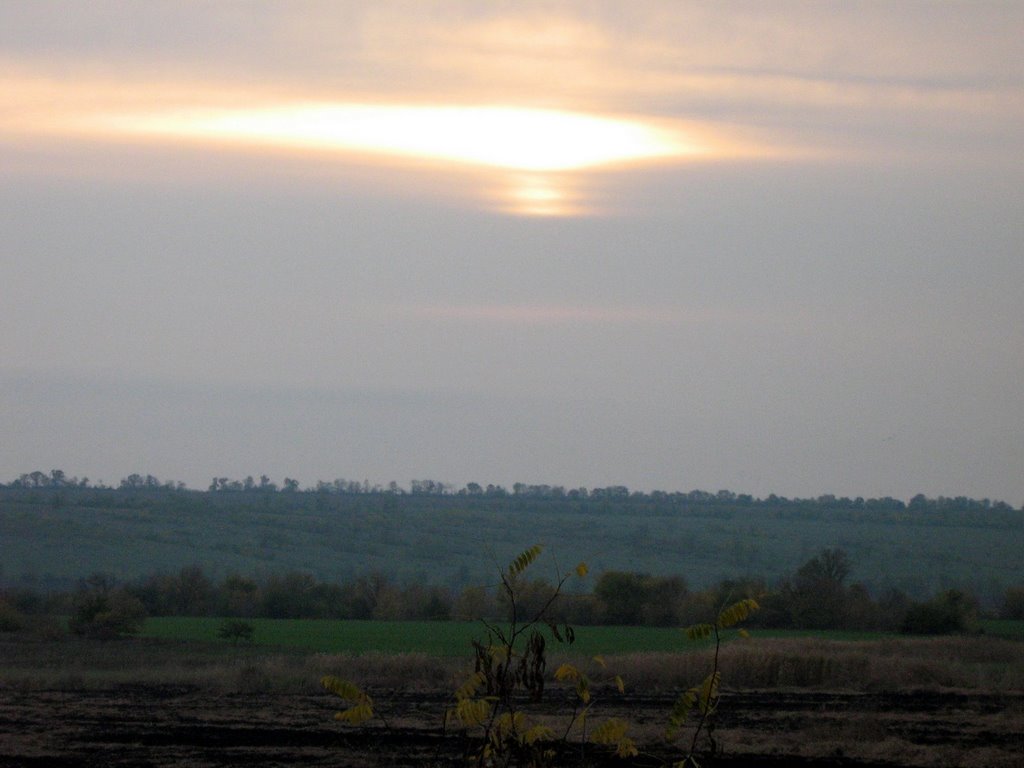 A UFO-like sky by Serge Perinsky