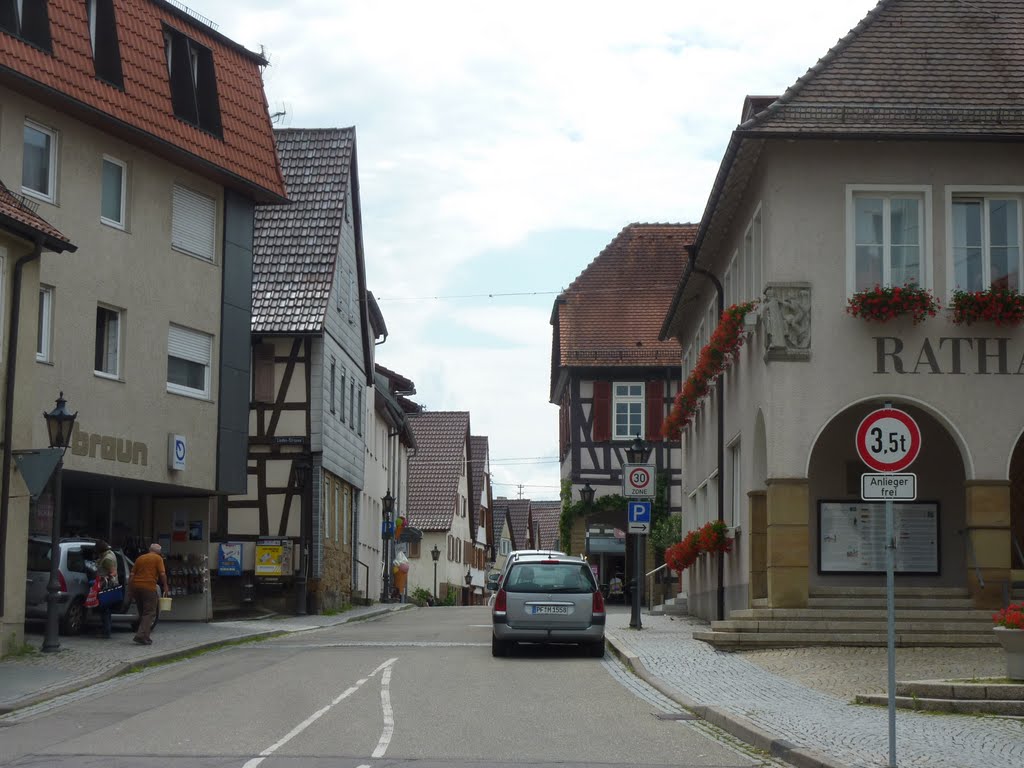 Die Marktstraße am Rathaus Knittlingen by Panzerknacker