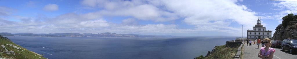 Finisterre (panorama con el faro) by Aarón Arce