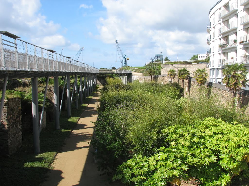 Jardin des Explorateurs à Recouvrance 06 2011 by Michel Boyé