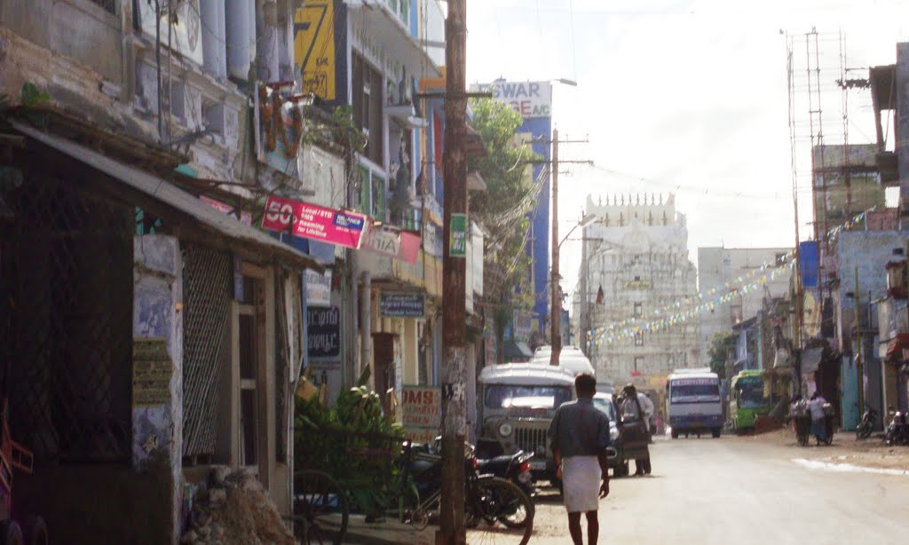 Tower Road to Rameswaram Temple Rameshwaram - ராமேஸ்வரர் திருக்கோயில், ராமேஸ்வரம் - రామేశ్వర్ దేవస్థానం , రామేశ్వరం - രാമേശ്വര് അംബലം, രാമേശ്വരം - රාමෙස්වර් ආලයම්, රාමෙස්වරං - रामेश्वर मंदिर, रामेस्वरम - রামেশ্বর মন্দির, রামেস্বারাম - રામેશ્વર મંદિર, રામેશ્વરમ – رامیشورم -ਰਾਮੇਸ਼੍ਵਰਮ ਮੰਦਿਰ ରାମେସବର୍ ମନ୍ଦିର୍, ରାମେସ୍ବରମ୍ - Рамешварама храм-拉梅斯瓦拉姆-ရာမေရွှရမ် -རཱམཻཤྭརམ -라멧와람- ราแม-ษวรัม 9363 by dhanasekarangm