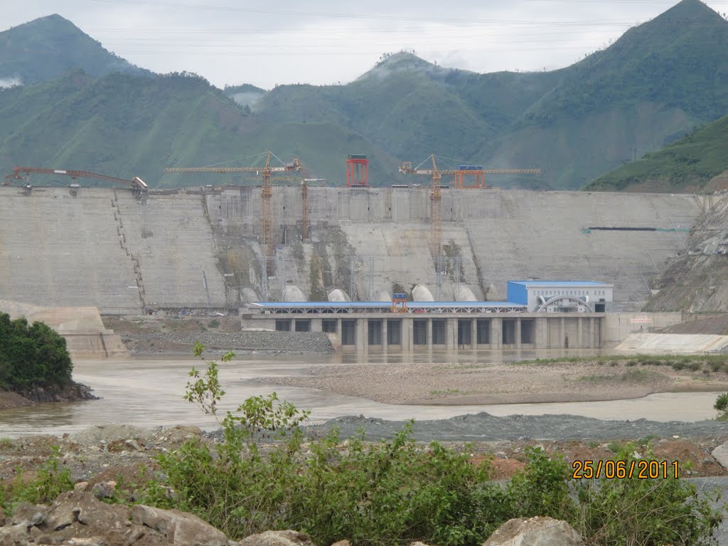 Hydropower Plant Sơn La by Che Trung Hieu