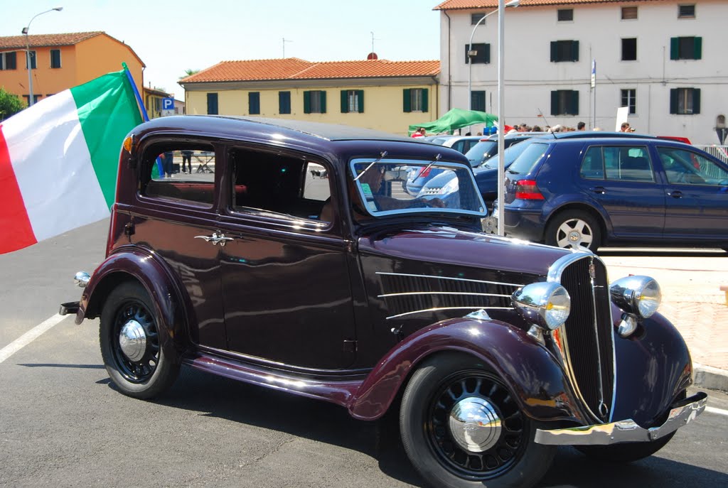 Carosello di auto d'epoca per inaugurazione rotonda by stefano.incerpi