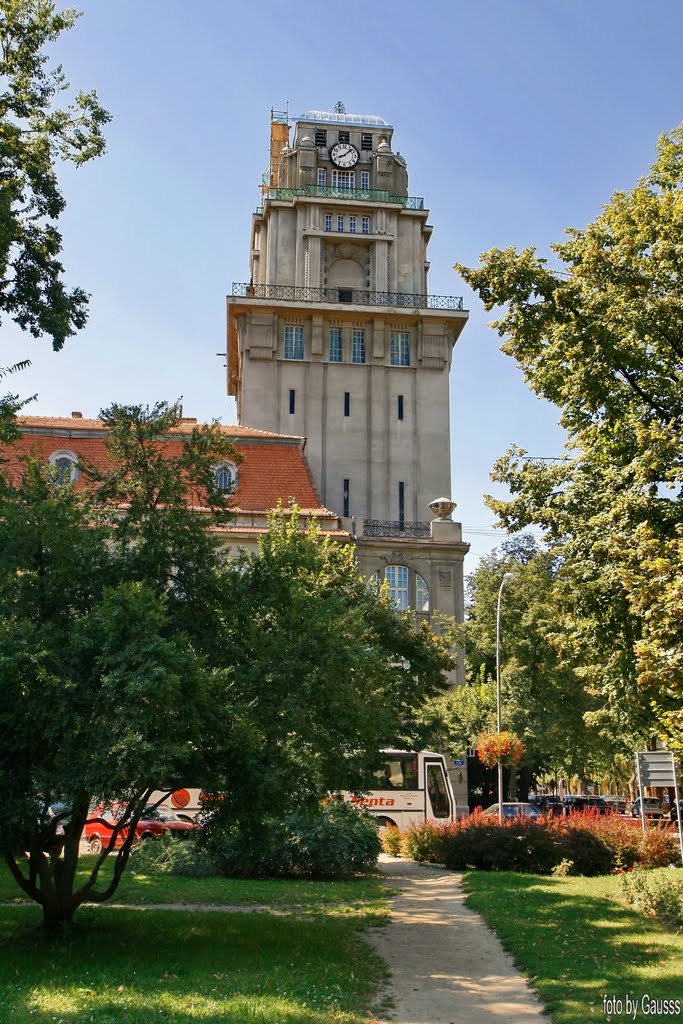 Senta (Zenta), Serbia, Vojvodina (Vajdaság, trianoni békeszerződésig Bács-Bodrog vármegye) - Városháza. by Gausss