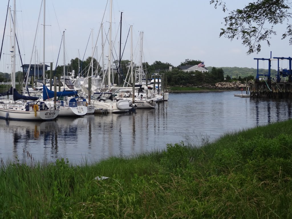 Saugatuck Harbor Yacht Club by rogerking