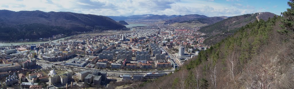 Piatra Neamt city - panorama on Pietricica Mount by Mihai Ionașcu