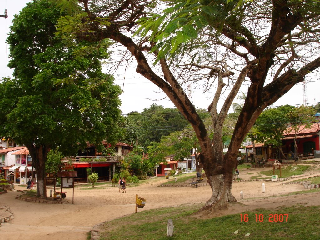 Praça principal na vila, Morro de São Paulo by renatocarnaval