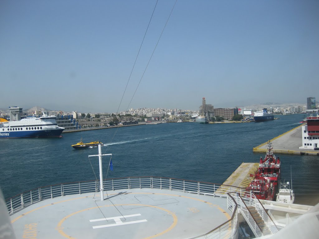 Piraeus port by "My Piraeus ... My City"