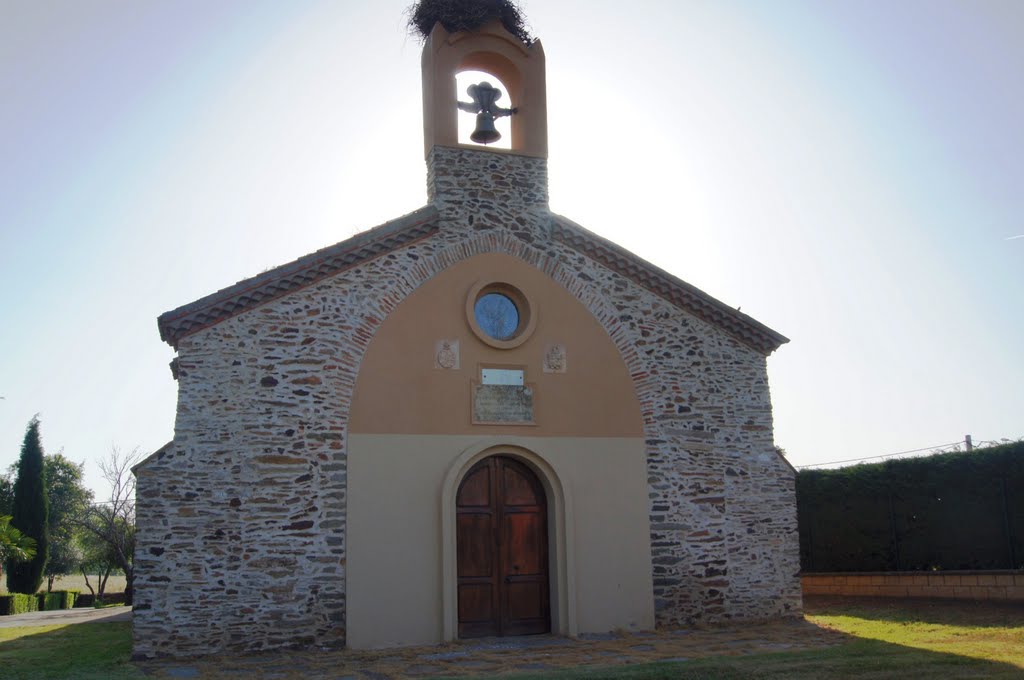 Fachada de la ermita de Alija. by Hikergoer