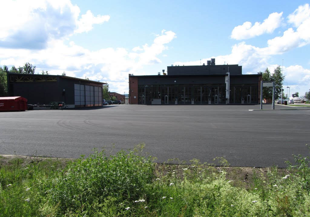 Fire station by Petri Saarinen