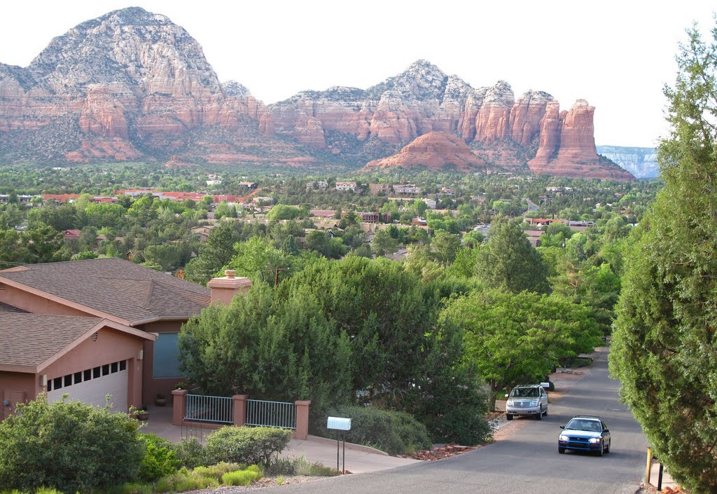 Sierra Rd and red rocks by David E. Smeeth