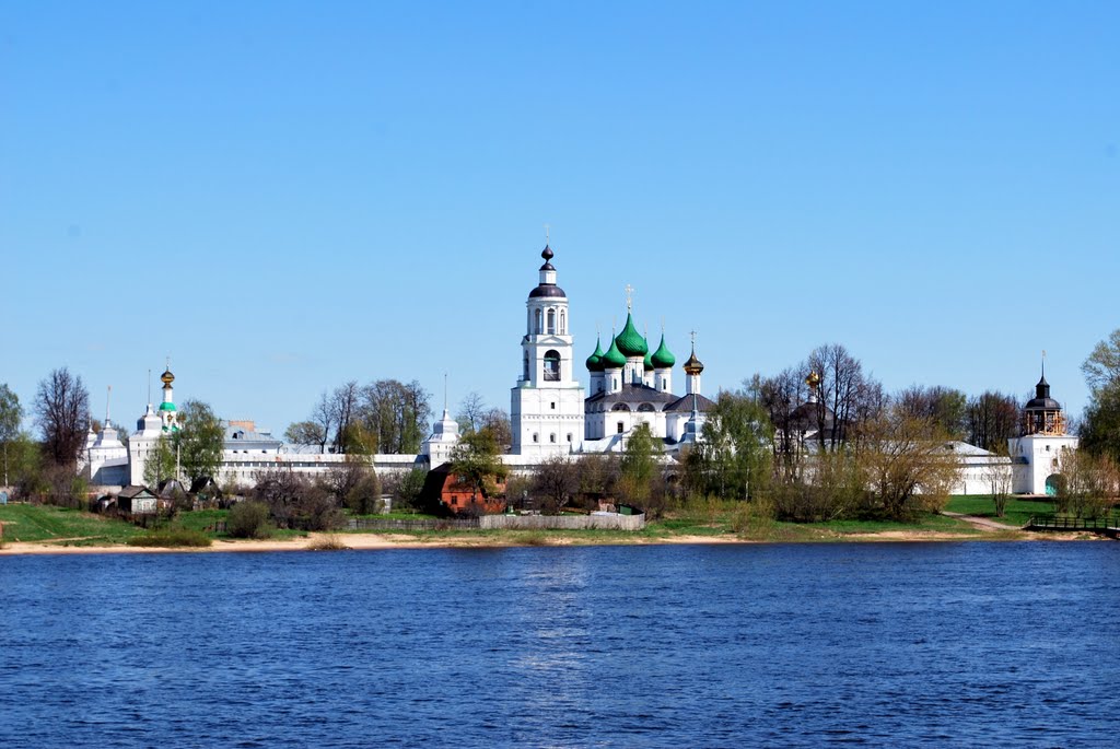 Свято-Введенский Толгский женский монастырь. Вид с Волги. Vvedensky Tolga Convent. View from the Volga by Yuriy Rudyy