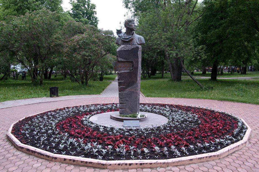 Памятник Борису Пастернаку / Monument to Boris Pasternak (07/06/2011) by Dmitry A.Shchukin