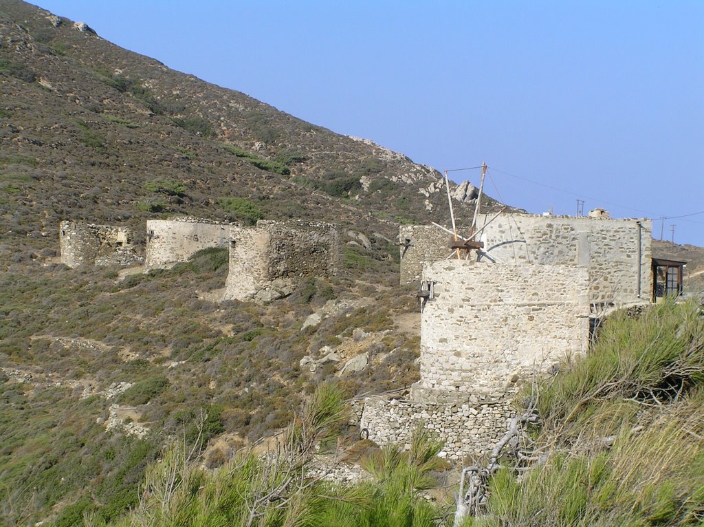 Ruined windmills near Spoa by yellows