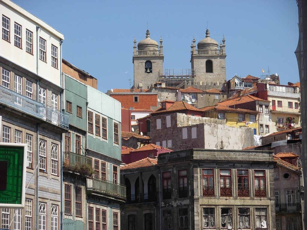 OPORTO-catedral erguida by asanloj