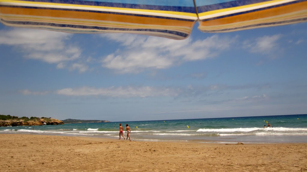 Playa de la Rabasada, Tarragona by Pilar Martín