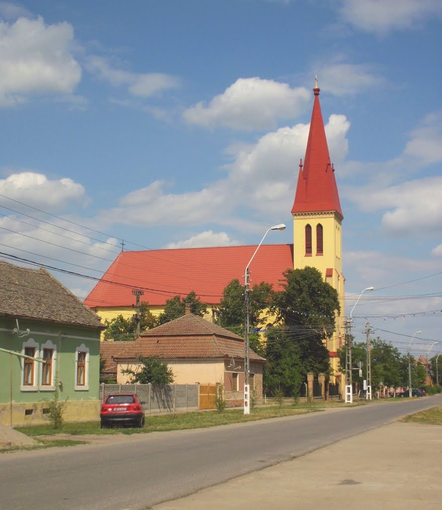 Biserica Romano-Catolică din Comloşu Mare by danger.mouse