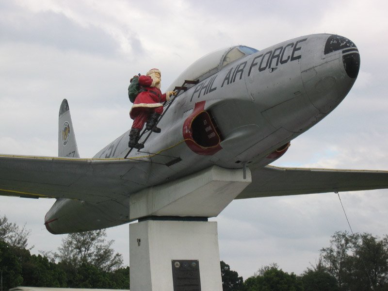 Philippines Air Force T-bird with Santa Claus by 05P51