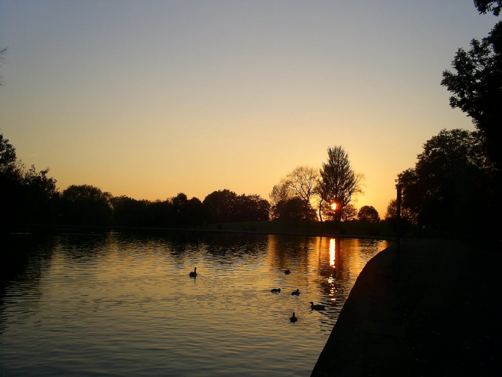 Platt Fields Park Autumn 2006 by Andy Kay