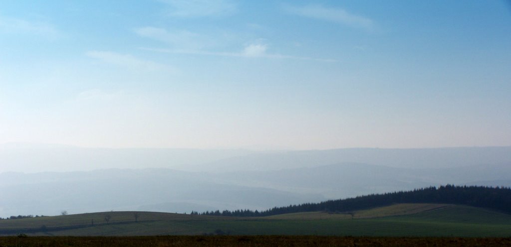 Herbstlicher Rhoenblick von der Geba by Winfried Gaenssler