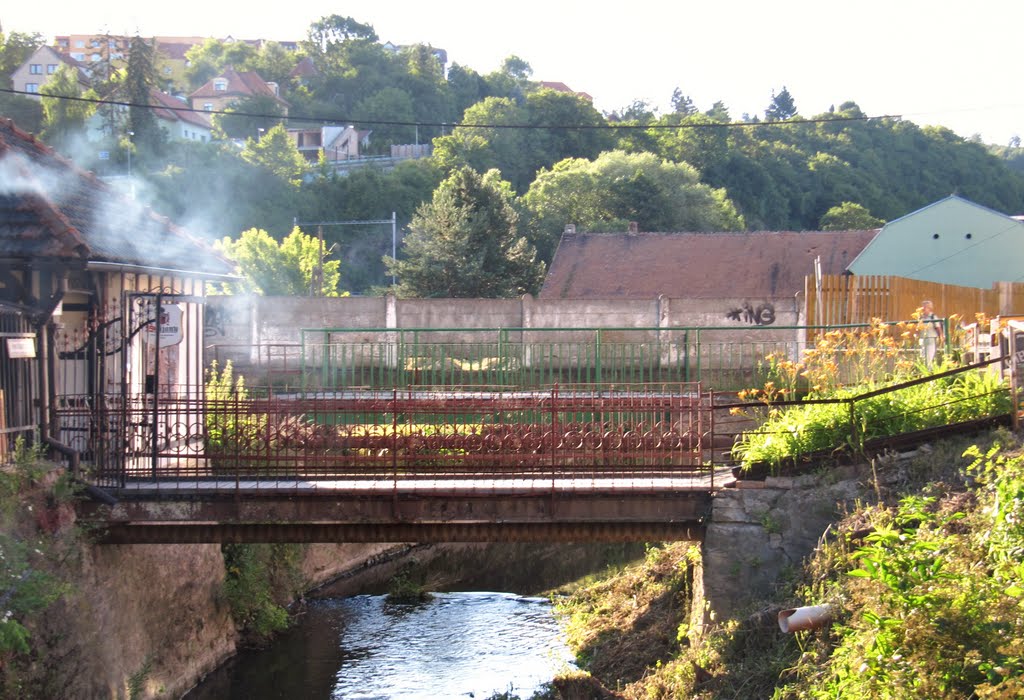 Brno-Bílovice nad Svitavou - Fugnerovo nábřeží - lávka přes Svitavu by Bridgy Guida