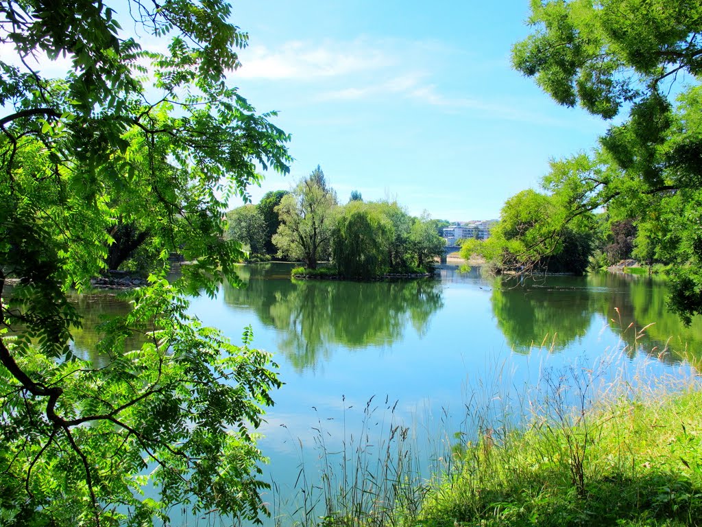 Besançon : îles face au parc Micaud by JGS25