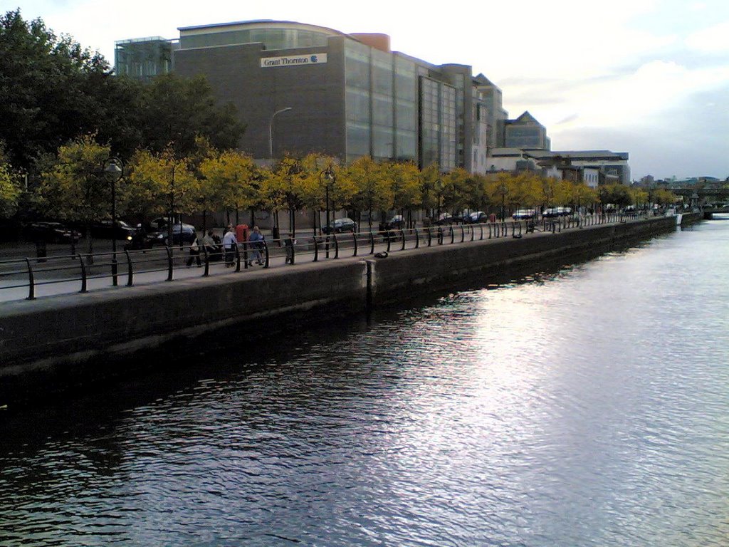 City Quay, Dublin (28-Sep-2006 18:44, Nokia 6630 ) by Rustam Bogubaev