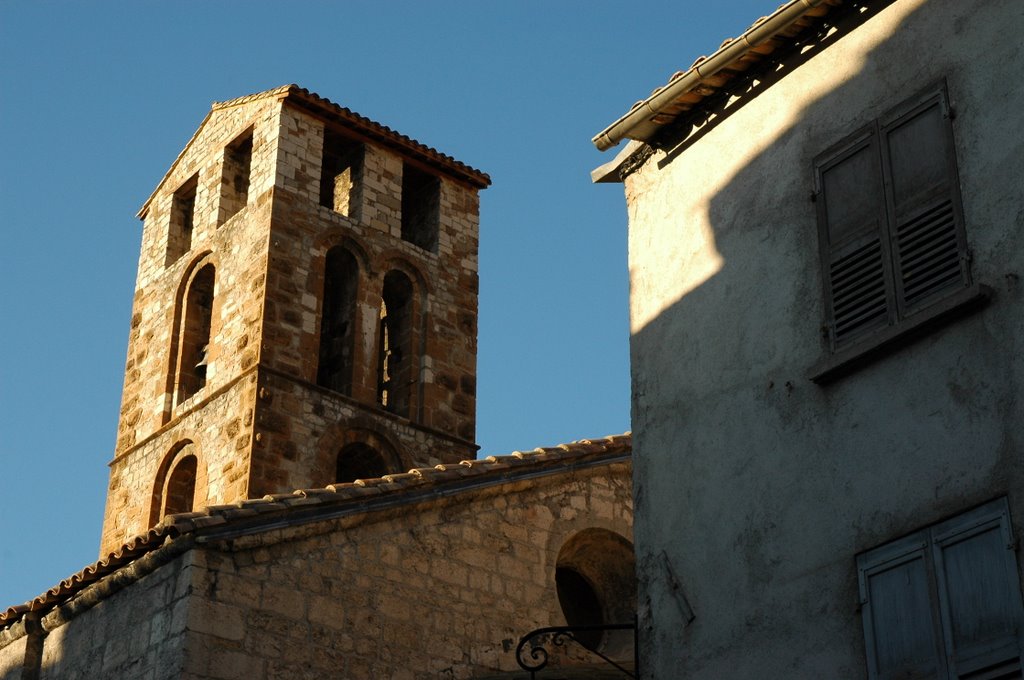 Eglise Saint-Victor by Christophe Trinquier