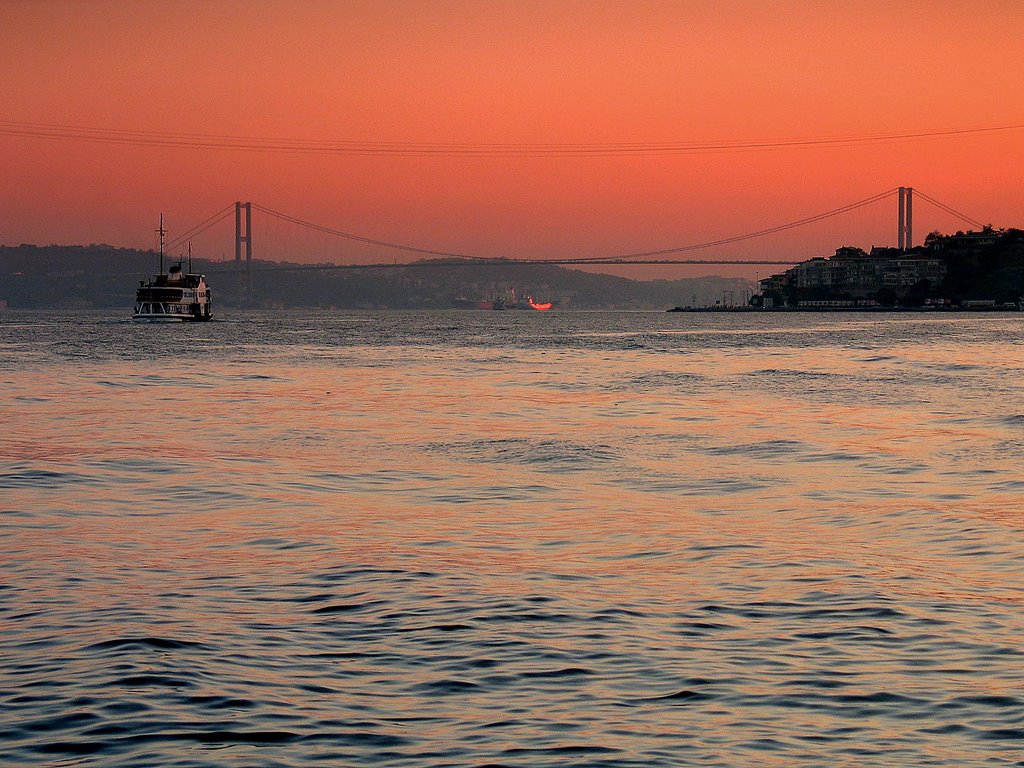 Beautiful Bosphorus by eminkucuk