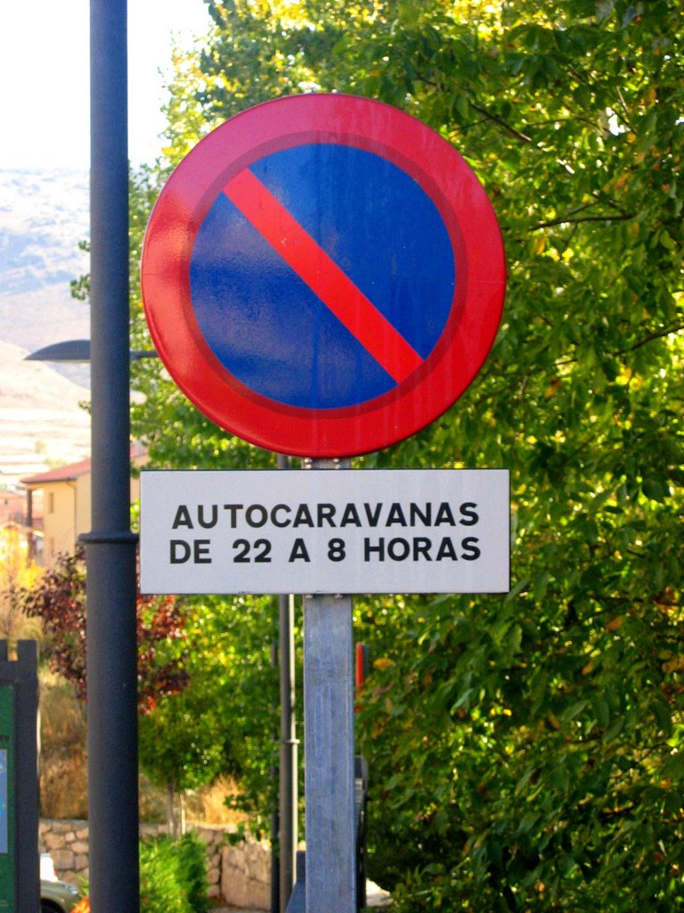 Autocaravanas "non gratas" en Albarracín by Alberto Nájera López