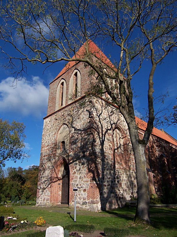 Dorfkirche in Steinhagen by chpagenkopf